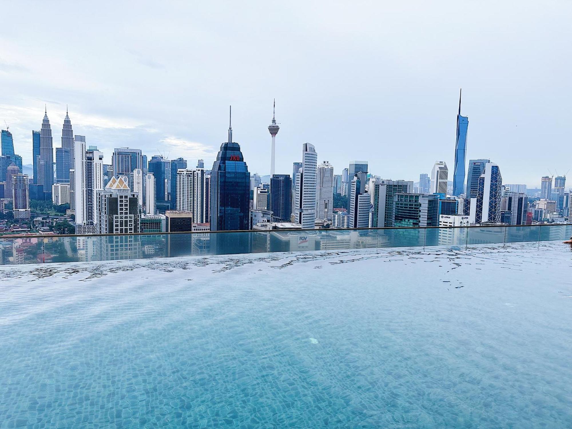Modern Bauhaus Studio At Regalia Klcc Infinity Pool Kuala Lumpur Exterior foto